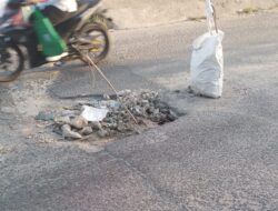 Miris, Jalan Berlubang di Kota Rantau Prapat Mengancam Keselamatan Pengguna Jalan