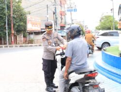 Polres Labuhanbatu Bagikan 300 Bendera Merah Putih untuk Sambut Hari Kemerdekaan ke-79