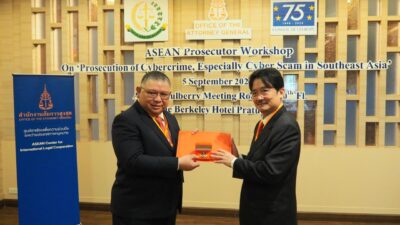 Kejaksaan Thailand Berikan Tanda Jasa Yokkrabat kepada JAM-Intelijen Reda Manthovani dan JAM-Datun Narendra Jatna