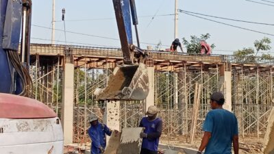 Diduga Abaikan APD dan K3, Proyek TBM Tahap II Disporapar Mojokerto Kota Tuai Sorotan